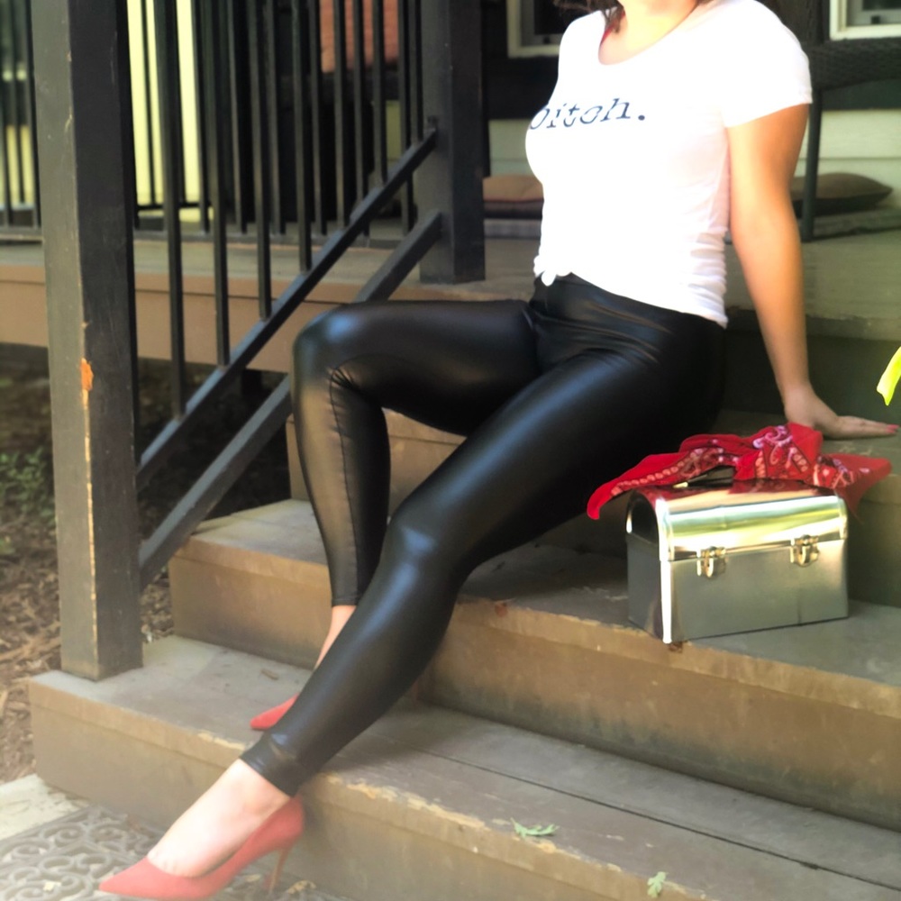 Liquid leggings in black or brown. Looks like leather, feels like heaven!